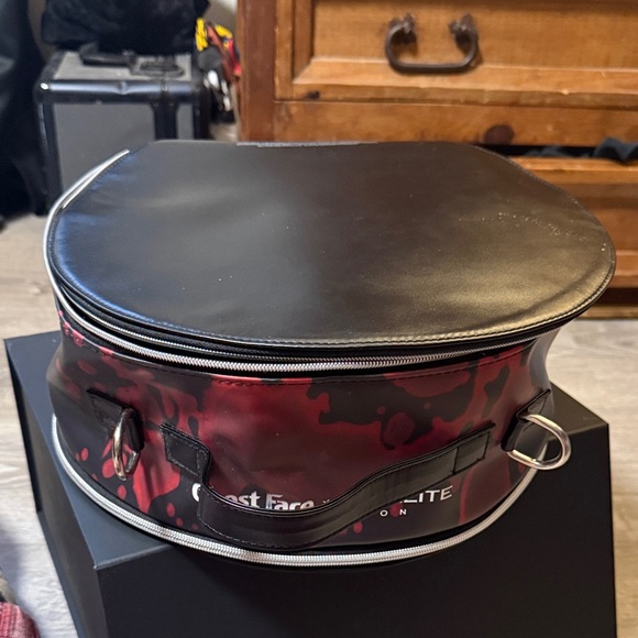 Glamlite Ghostface Collab Makeup Bag Holligram Crossbody - Picture 9 of 11